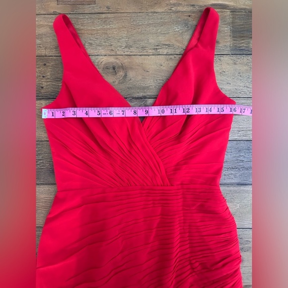 Mac Duggal Red Ruffle Asymmetric Ruched
Sheath Dress Size Wedding Flattering - Picture 6 of 12